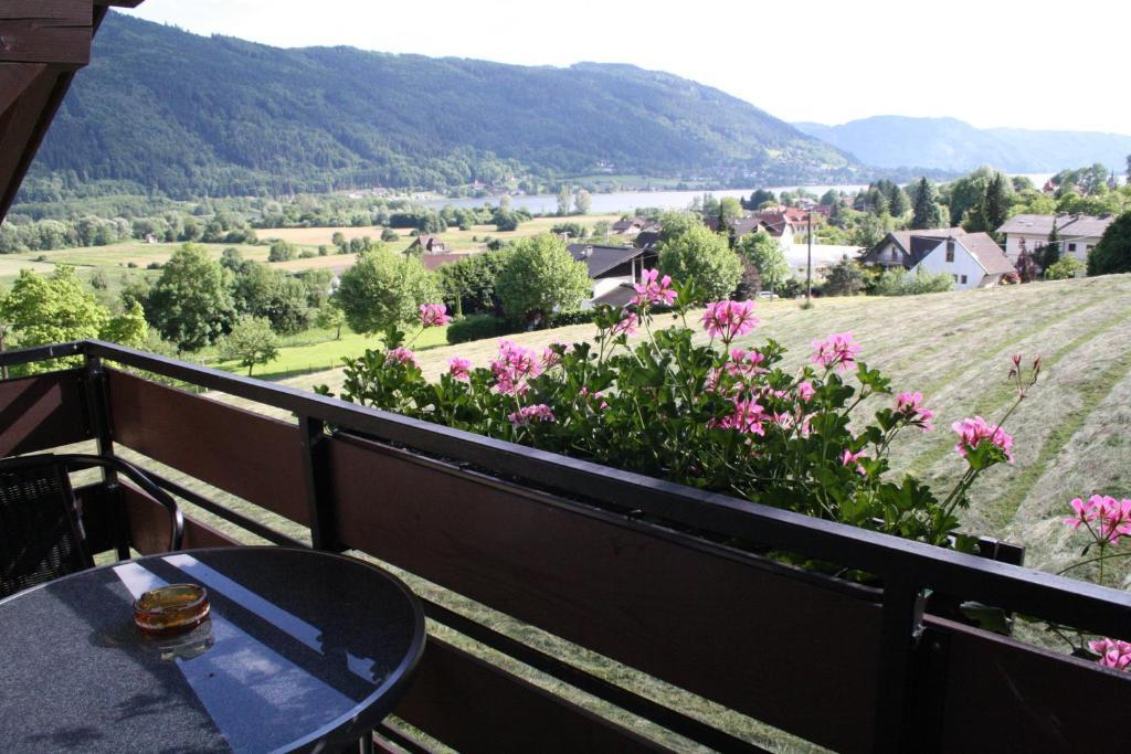 Pension Wolf Steindorf am Ossiacher See Pokoj fotografie
